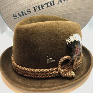 Vintage Saks Fifth Avenue Felt Hat with Hat Box